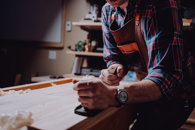 Carpenter fro Furniture Repairs